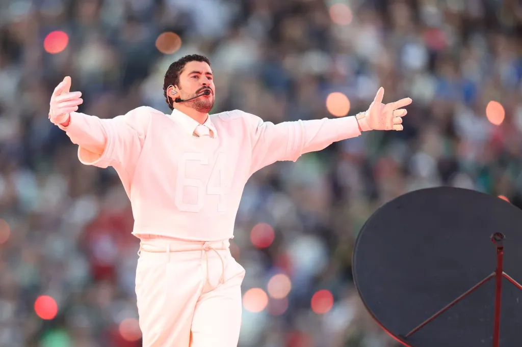 Artistas e fãs exaltam show de intervalo de Bad Bunny no Super Bowl LX