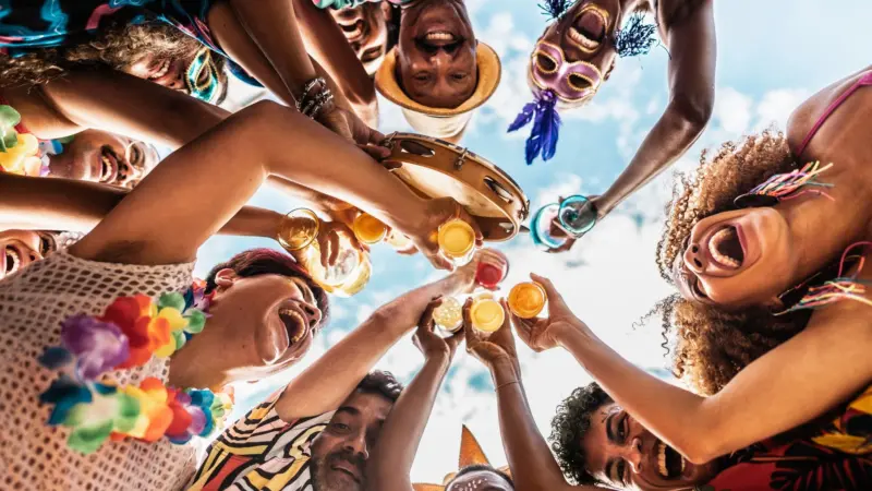 Como se proteger do calor intenso durante o Carnaval de 2026