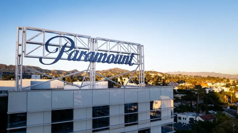 Paramount aumenta oferta e reacende disputa pela Warner Bros. Discovery