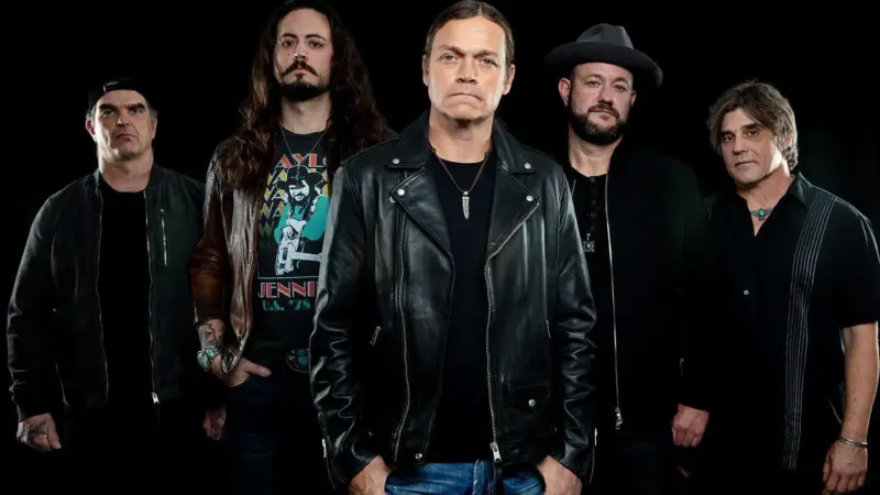 Brad Arnold, fundador e vocalista do 3 Doors Down, morre aos 47 anos após luta contra câncer