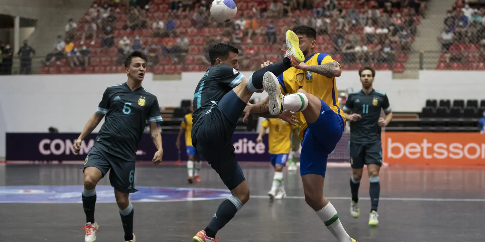 Brasil e Argentina duelam pela decisão da Copa América de Futsal
