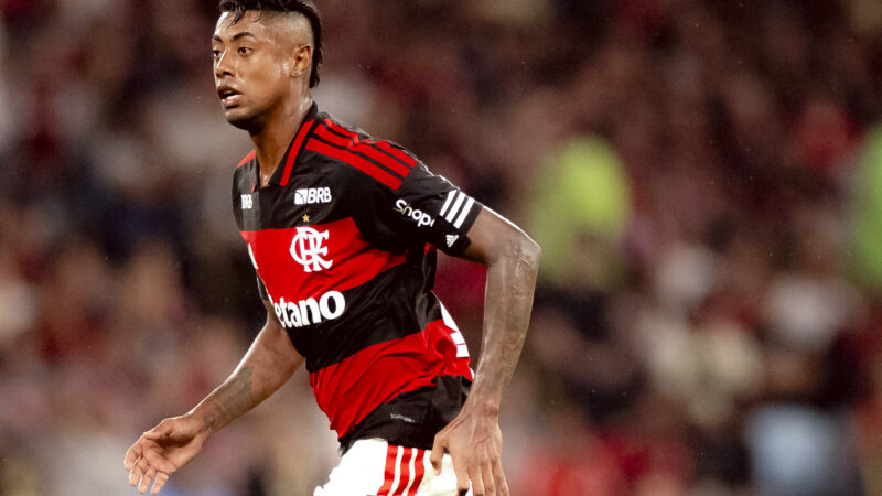 Bruno Henrique destaca empenho do Flamengo na vitória sobre o Vasco