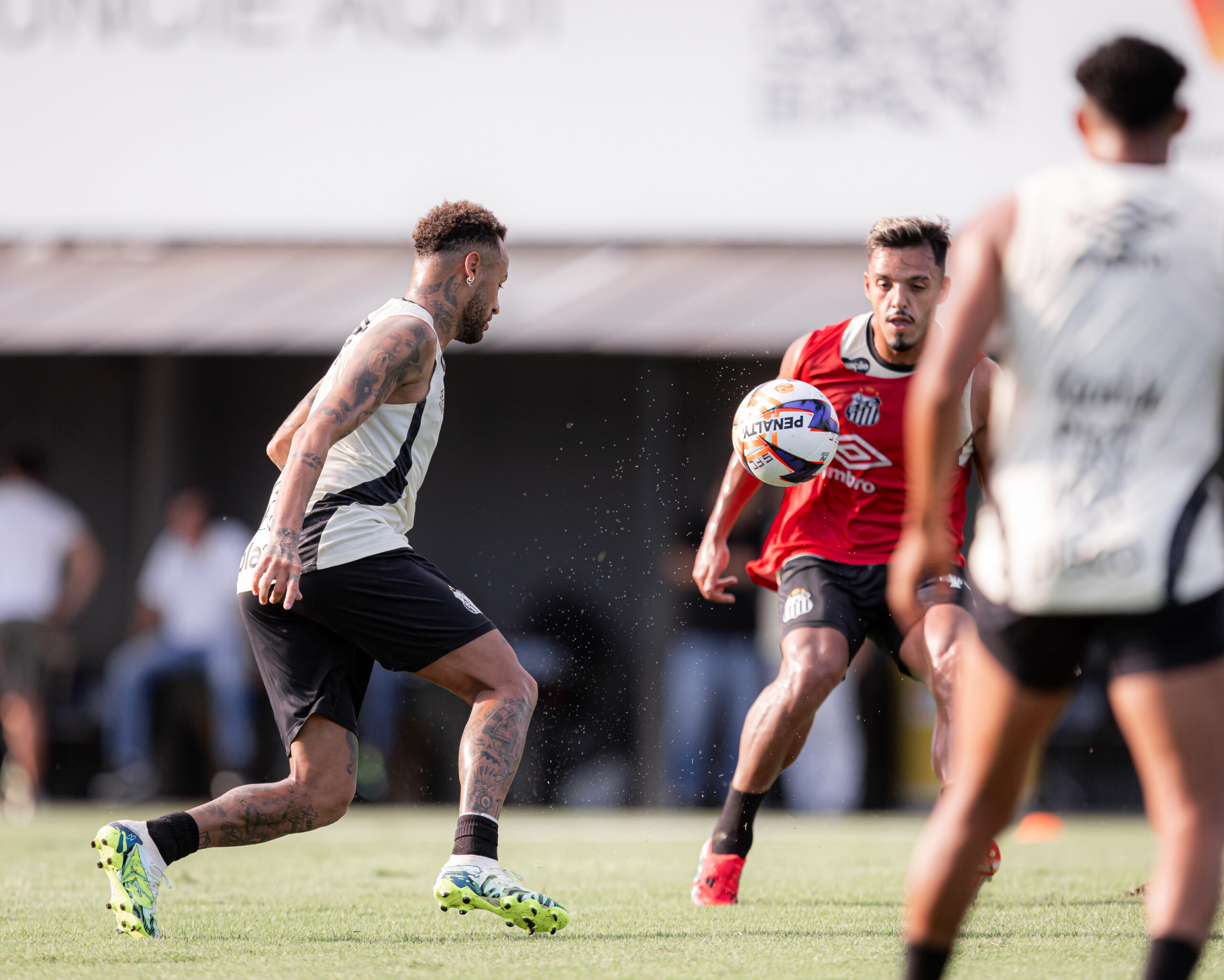 Gazeta Esportiva publica galeria com fotos do treino do Santos nesta quarta-feira