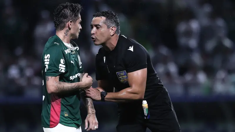 CBF adverte árbitro Felipe Fernandes de Lima após saída dupla em Palmeiras x Fluminense