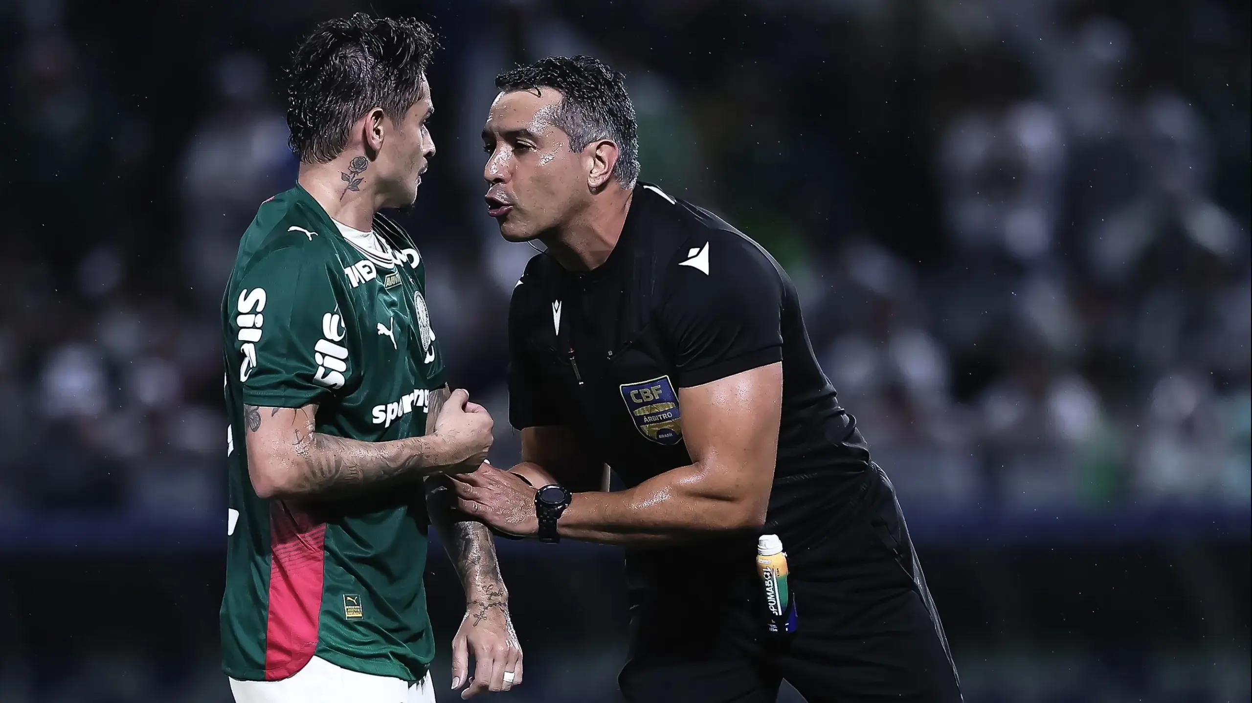 CBF adverte árbitro Felipe Fernandes de Lima após saída dupla em Palmeiras x Fluminense