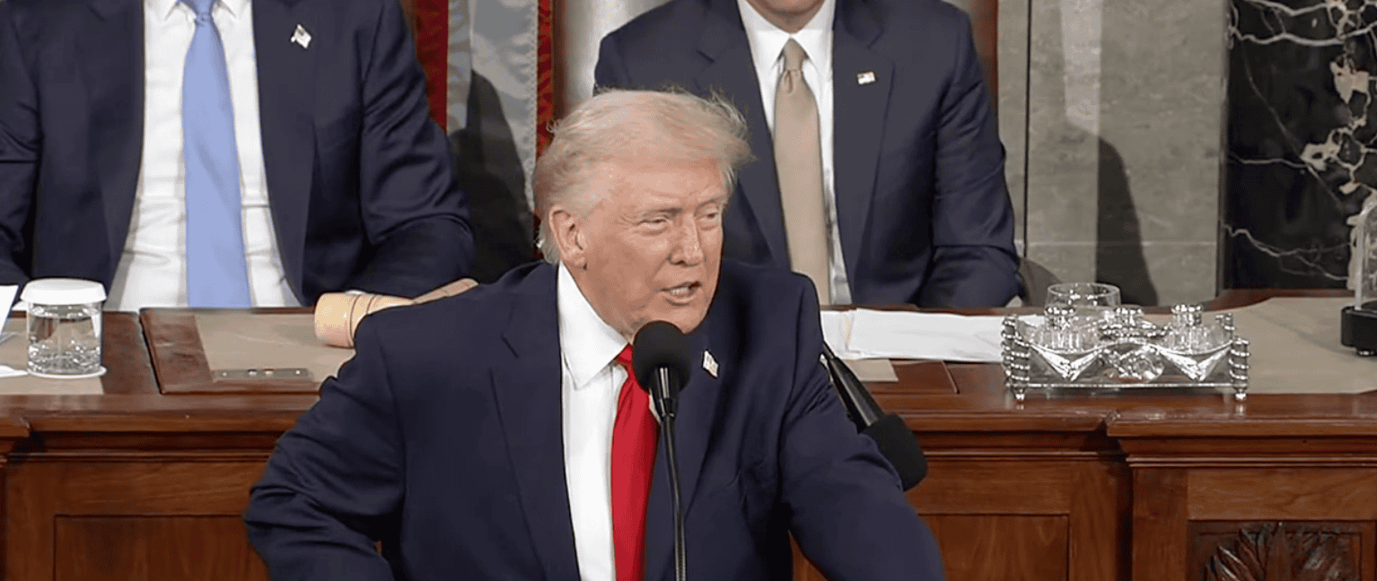 Trump determina que grandes empresas de tecnologia construam usinas para alimentar data centers