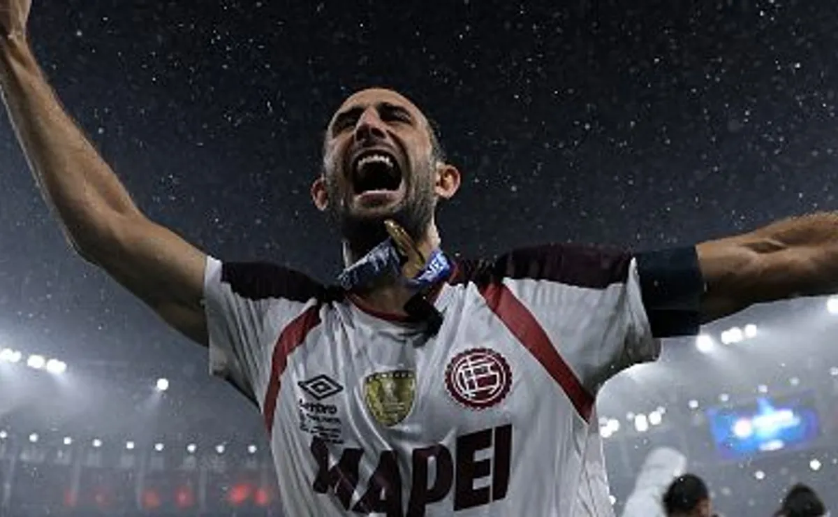 Lanús vence Flamengo na prorrogação e conquista a Recopa; Olé provoca com "Maragranazo"