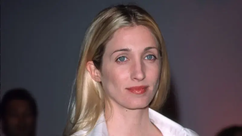 Quem foi Carolyn Bessette-Kennedy, segundo quem a conhecia, e como a série busca retratá-la