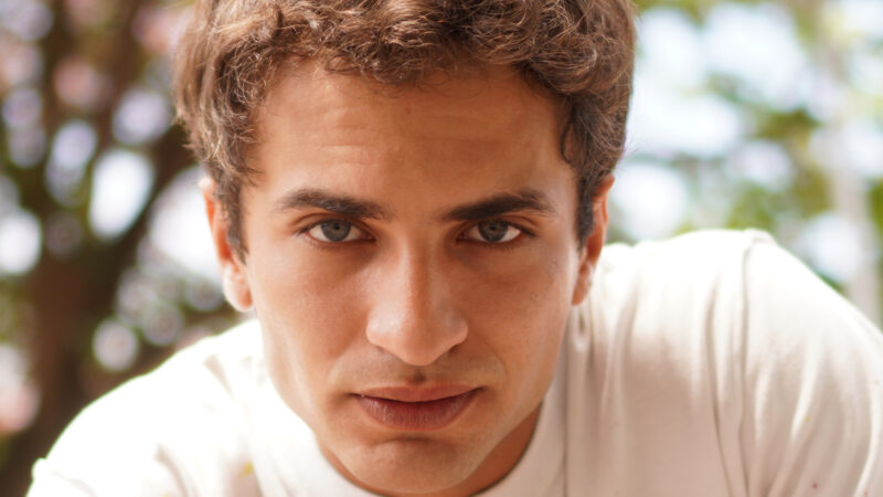 Felipe Nagy combina atuação e música e integra nova geração de artistas brasileiros