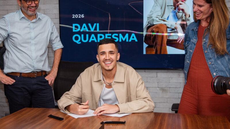 Davi Quaresma fecha parceria com Som Livre e divulga EP “Na Régua – Vol. 1” com Gaab