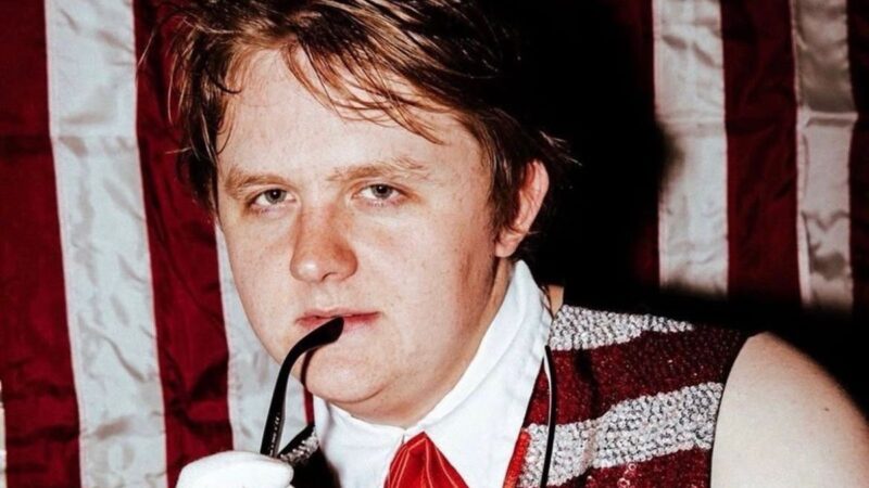 Lewis Capaldi é destaque no line-up do Lollapalooza 2026