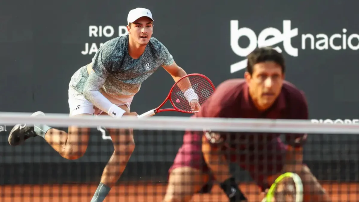 João Fonseca e Marcelo Melo avançam à final de duplas do Rio Open