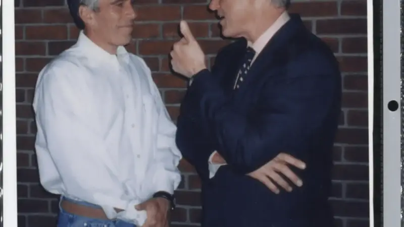 Arquivos de Epstein revelam rede de convívio entre elite e práticas criminosas, dizem documentos