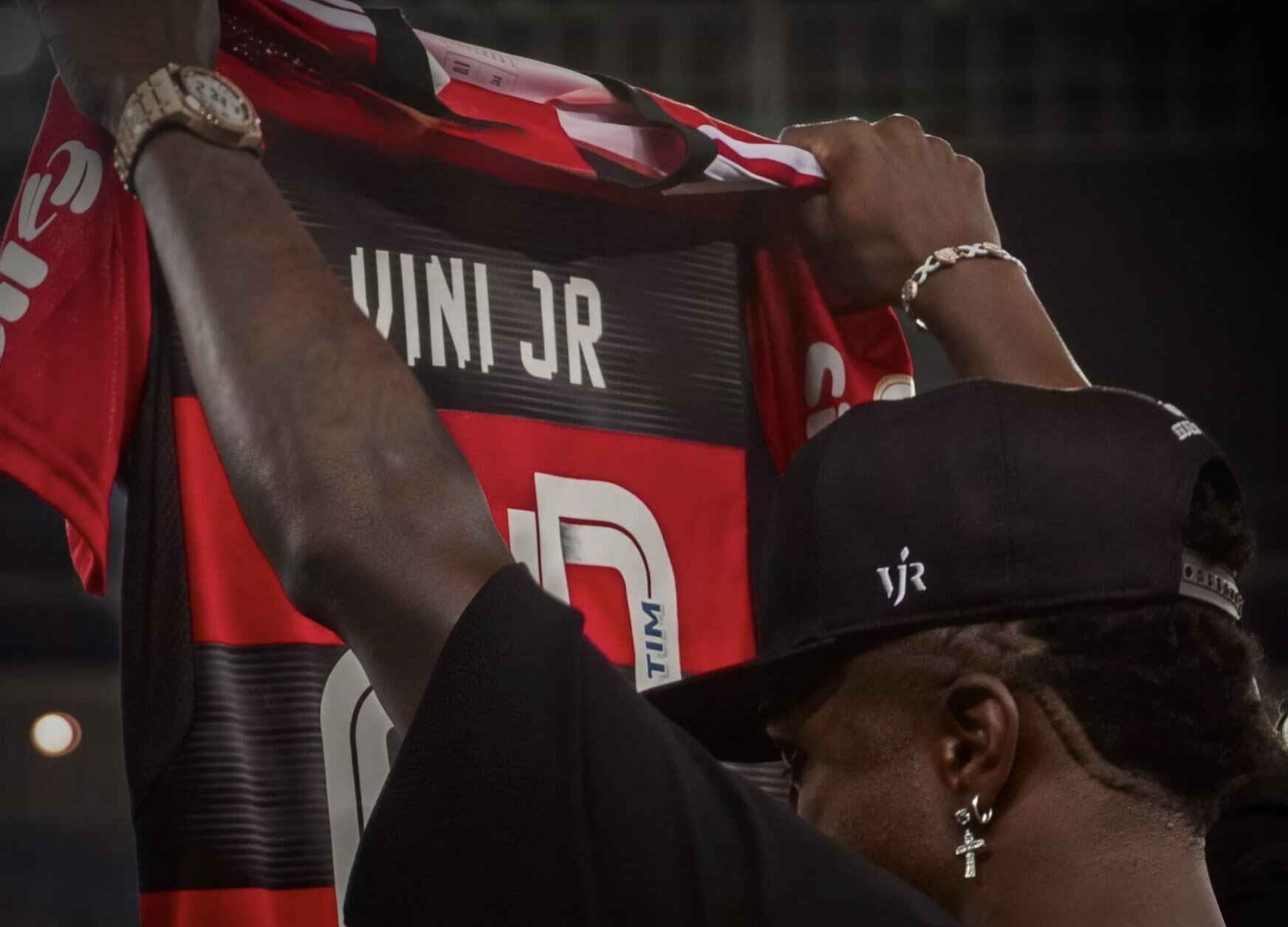 Flamengo se manifesta contra racismo e declara apoio a Vinícius Júnior