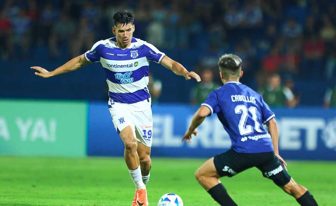 2 de Mayo e Sporting Cristal empatam em 2 a 2 em jogo de ida da Pré-Libertadores