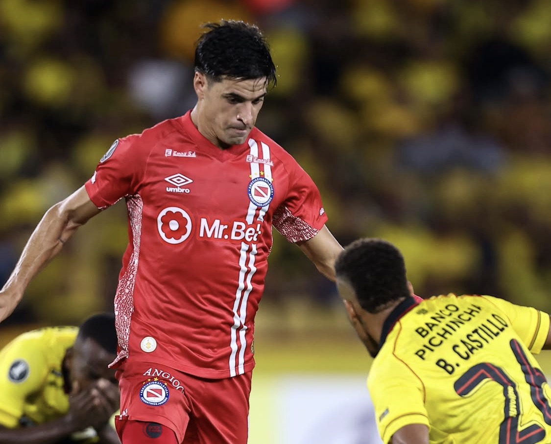 Argentinos Juniors vence Barcelona de Guayaquil nos acréscimos pela Pré-Libertadores