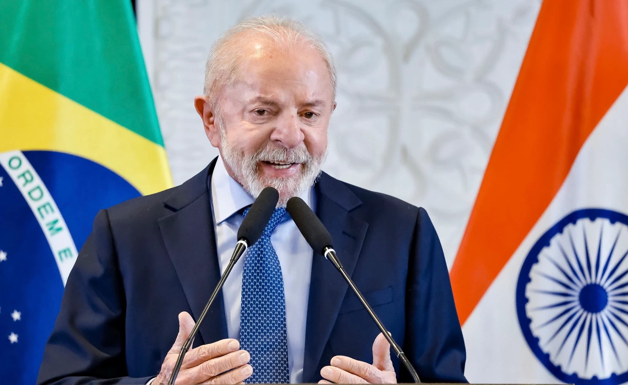 Lula discute com repórter da TV Globo durante coletiva em Nova Delhi