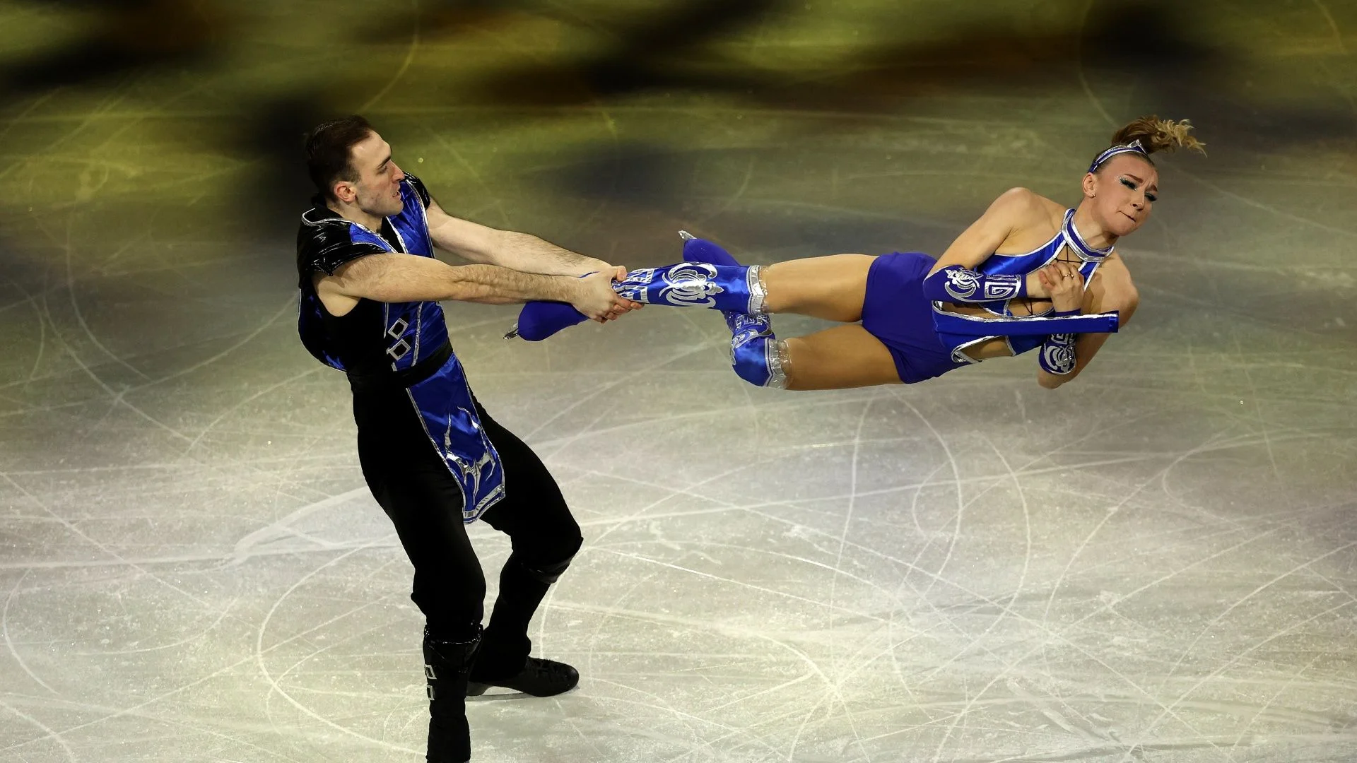 Patinadores da Geórgia se apresentam como Kitana e Sub-Zero e conquistam prata nas Olimpíadas de Inverno