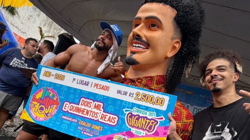 Léo da Bodega faz estreia vencedora na Corrida dos Bonecos de Olinda