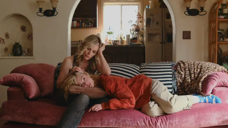 Elle Fanning explora facetas da juventude em Margo e a Falta de Dinheiro