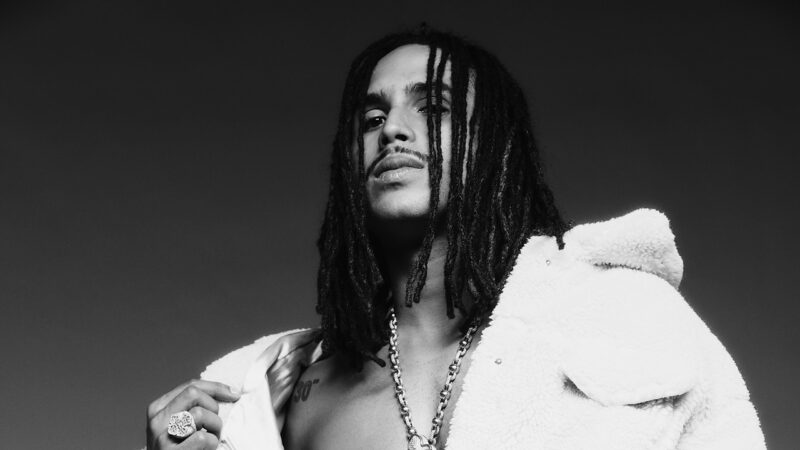 Matuê lança coleção oficial de merch inspirada no álbum XTRANHO