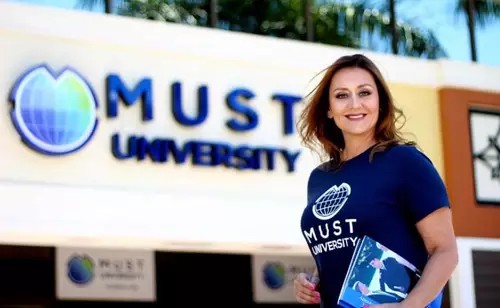 MUST University fatura R$ 20 milhões com estudantes brasileiros nos EUA