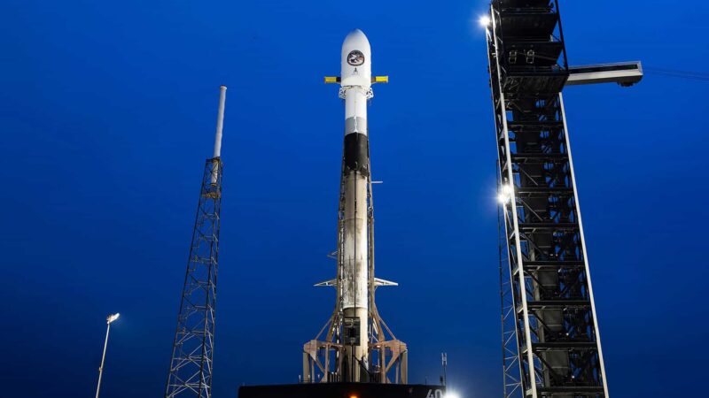 SpaceX interrompe temporariamente voos do Falcon 9 após falha em estágio superior