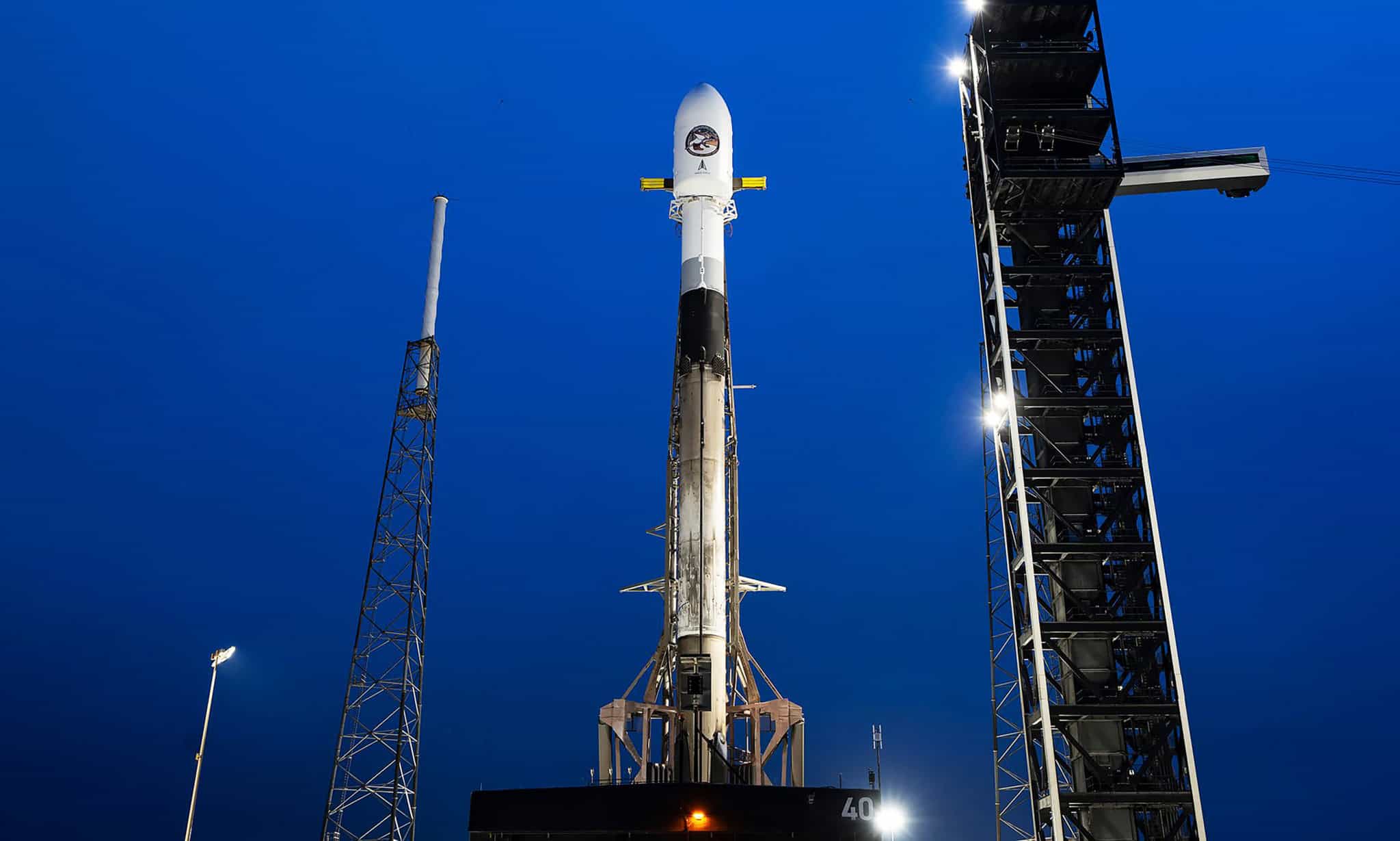 SpaceX interrompe temporariamente voos do Falcon 9 após falha em estágio superior