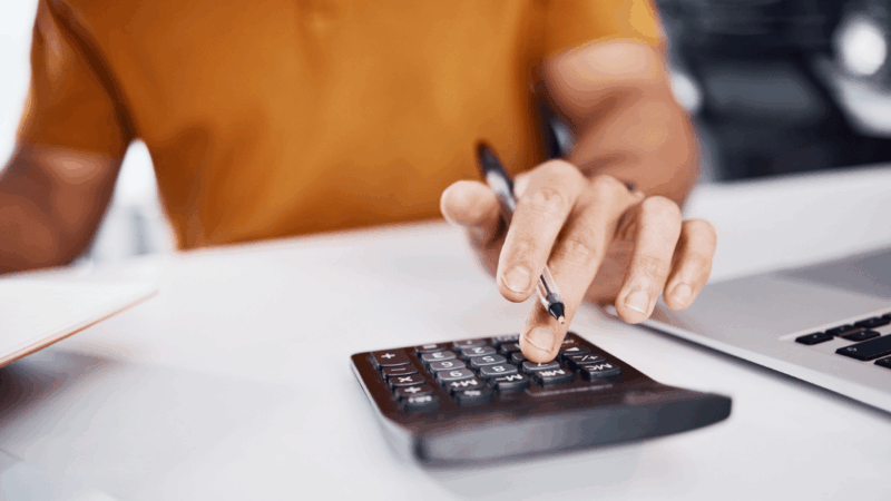 O que é cheque especial e como evitar as taxas elevadas