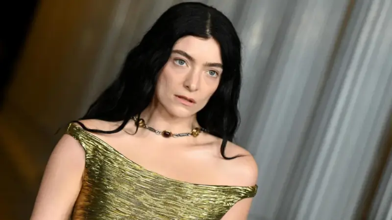 Lorde doa US$ 204 mil arrecadados com merchandising em Minneapolis a fundos de apoio a imigrantes
