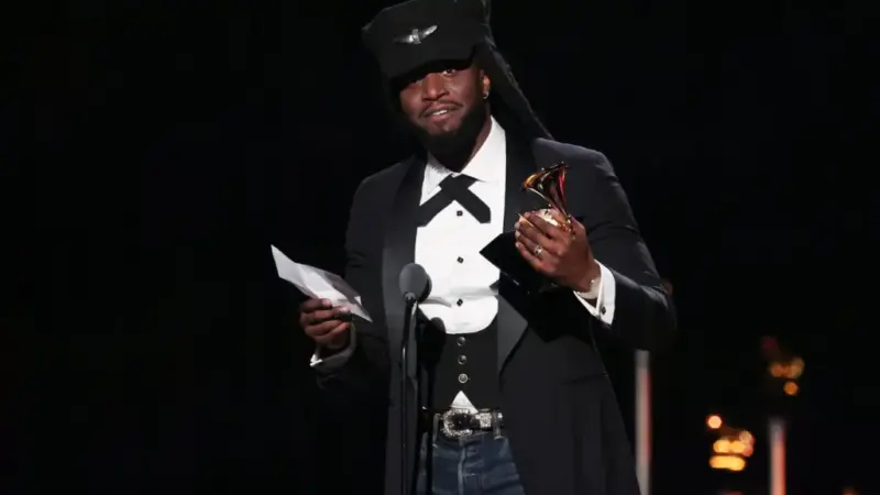 Shaboozey se retrata após fala sobre imigrantes nos Grammys e reconhece contribuição de negros na construção dos EUA