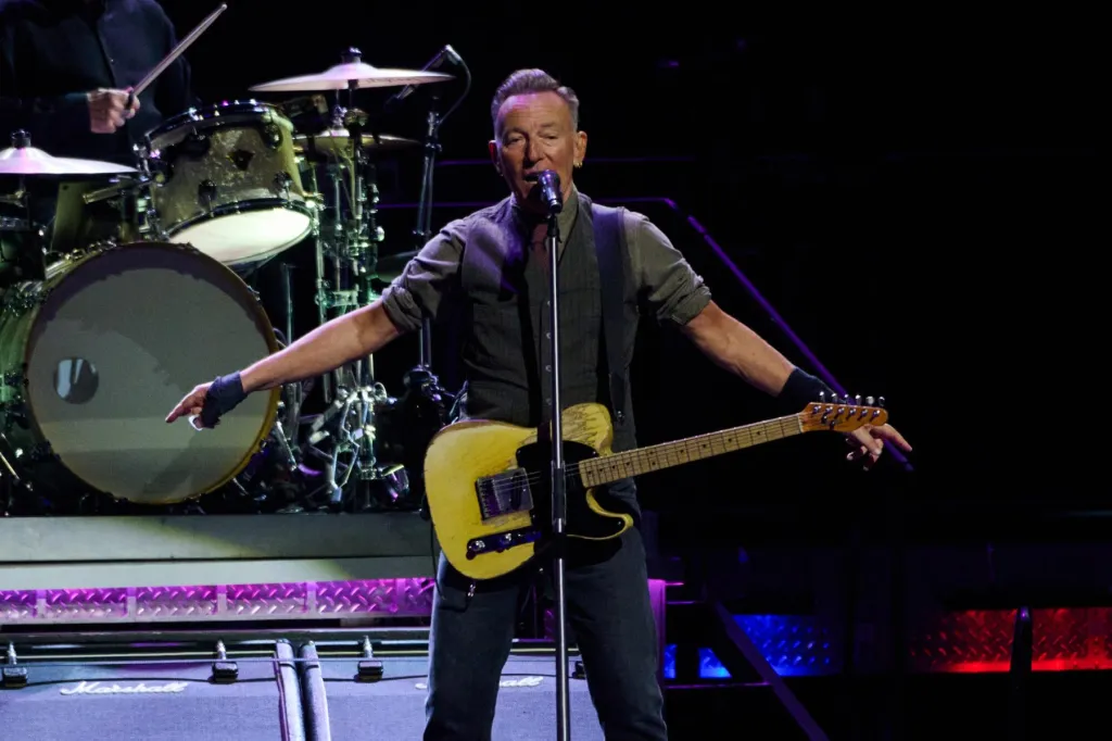 Bruce Springsteen estreia em primeiro lugar no ranking de vendas digitais com “Streets of Minneapolis”
