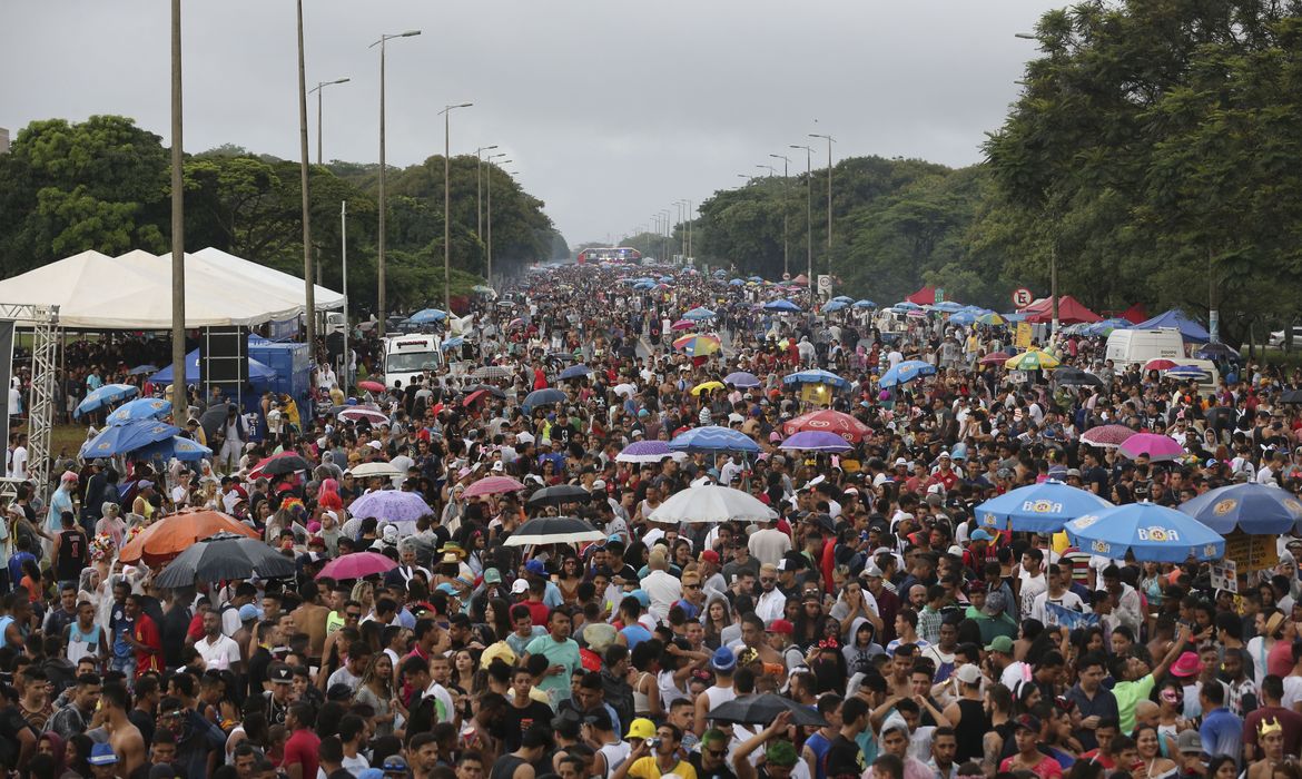 Bloco dos Raparigueiros celebra 34 anos na Esplanada dos Ministérios com Ericson Mello