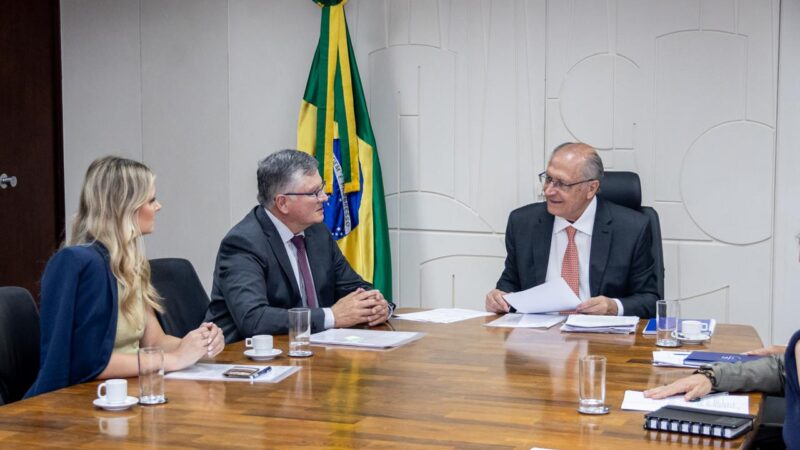 Setor calçadista apresenta demandas ao vice-presidente Geraldo Alckmin
