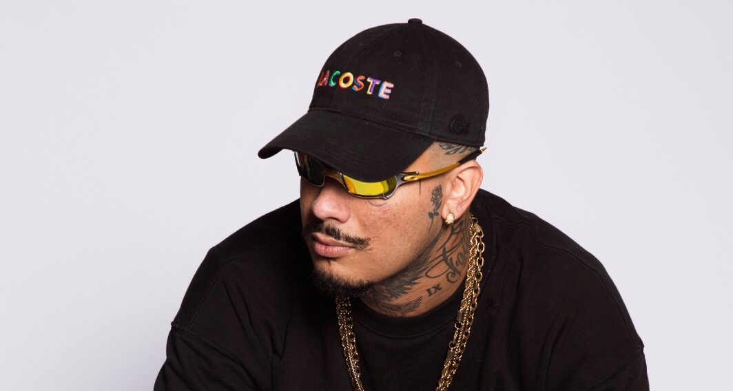 DJ 900