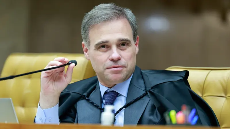 André Mendonça autoriza perícia em 100 dispositivos no inquérito do Banco Master