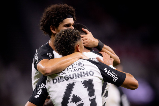 Corinthians e Palmeiras se enfrentam em clássico decisivo pela 7ª rodada do Paulistão