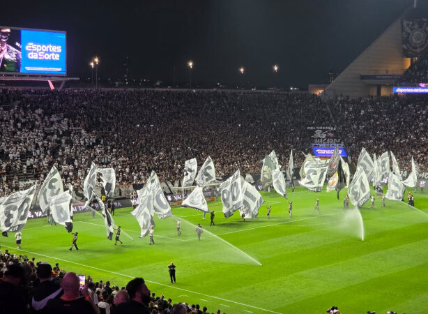 Corinthians e Esportes da Sorte homenageiam torcedores pela invasão em Brasília