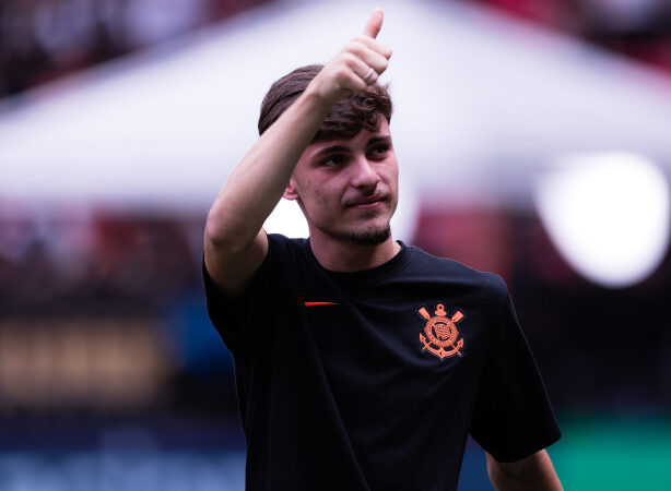 Ex-corinthiano Fábio Luciano vê Barcelona como destino ideal para Breno Bidon