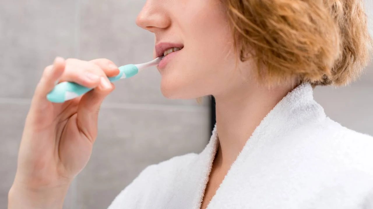 Quanto tempo deve durar a escovação para o flúor proteger os dentes