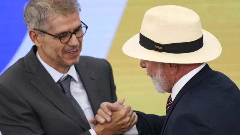 PT recorreu ao Judiciário para impedir homenagem a opositores em desfile de Carnaval de 2006