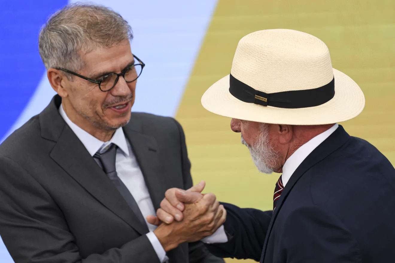 PT recorreu ao Judiciário para impedir homenagem a opositores em desfile de Carnaval de 2006
