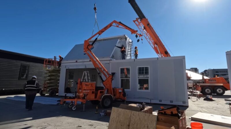 Elon Musk traz ao Brasil casa modular de 37 m² por menos de US$ 10 mil