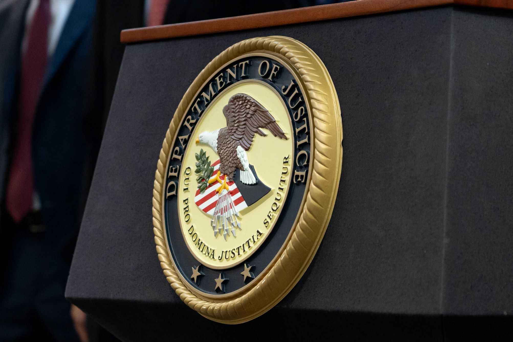 Congresso dos EUA pode investigar suposta pressão do DOJ para remoção de apps que rastreavam agentes do ICE