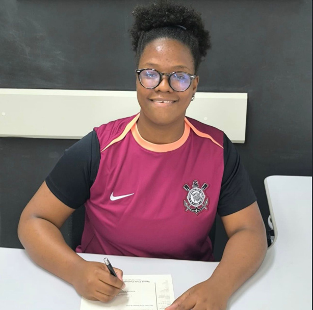 Corinthians contrata goleira Edryan Ribeiro para o time feminino Sub-20