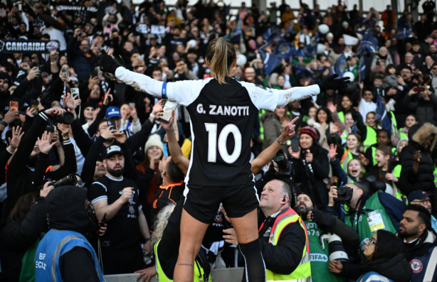 Três jogadoras do Corinthians reencontram Renée Slegers em final da Copa das Campeãs Fifa após 16 anos