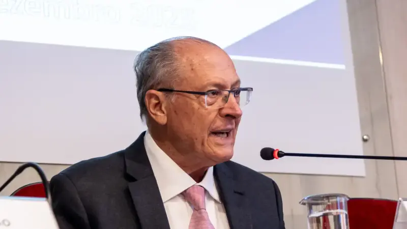 Alckmin afirma que Brasil mantém competitividade com tarifa global de 10% dos EUA