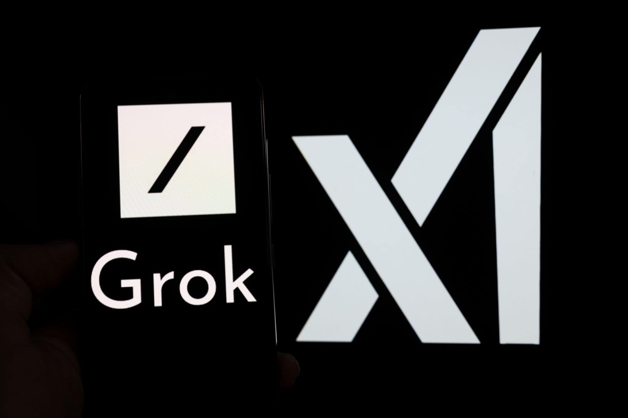 Grok continua sob investigação por deepfakes sexuais