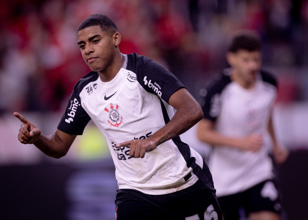 Corinthians volta a apostar em Gui Negão como titular para jogo contra Capivariano