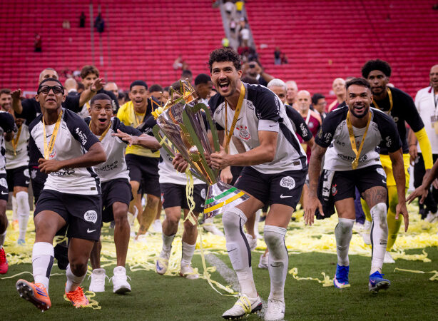 Corinthians aguarda definição da Caixa sobre retenção de premiação da Supercopa do Brasil